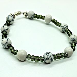 Womens Black and White Round Bead with Small Glass Beaded Bracelet